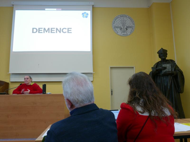 Konference 'Duchovní péče o lidi s demencí': Alzheimer a demence osobnost promění