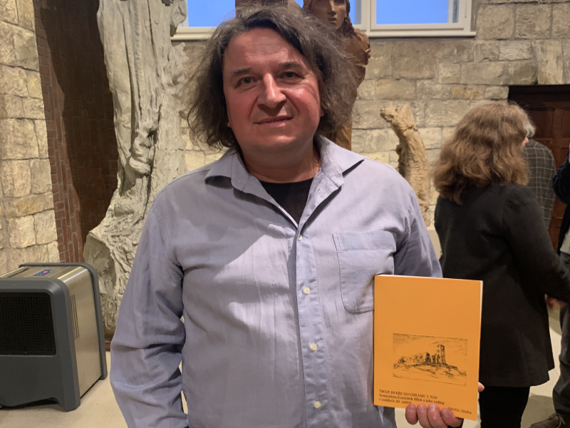 Historik Jindra k nové knize: „Ze všech mých knih, které jsem napsal, mě práce na této nejvíce bolela“