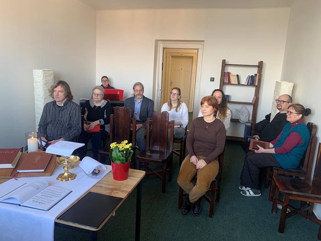 Ranní postní bohoslužba s poselstvím na 1. postní neděli a přijímáním svátosti večeře Páně konaná 23. 2. 2026 v znovuotevřené kolejní kapli v budově ústředí CČSH, foto O. Nováček