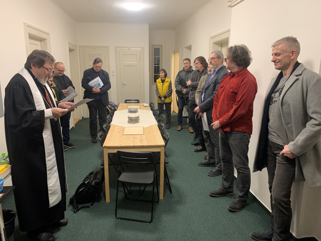 Ranní postní bohoslužba s poselstvím na 1. postní neděli a přijímáním svátosti večeře Páně konaná 23. 2. 2026 v znovuotevřené kolejní kapli v budově ústředí CČSH, foto O. Nováček