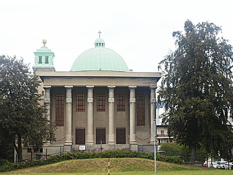Sto let sboru ve městě se silnou katolickou tradicí