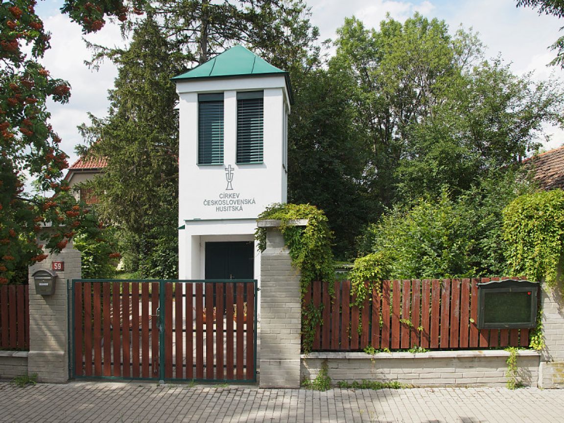 Náboženská obec Církve československé husitské v Kostelní Lhotě